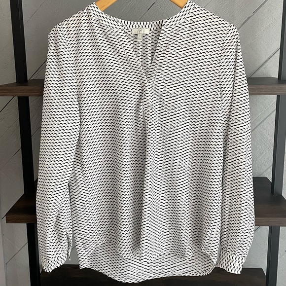 Joie Tops - JOIE Printed V-Neck Blouse - Size S